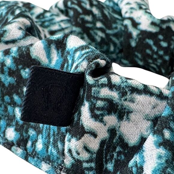 Lululemon Fringe Fighter Reversible Headband and Lululemon Uplifting Scrunchie - Picture 5 of 16